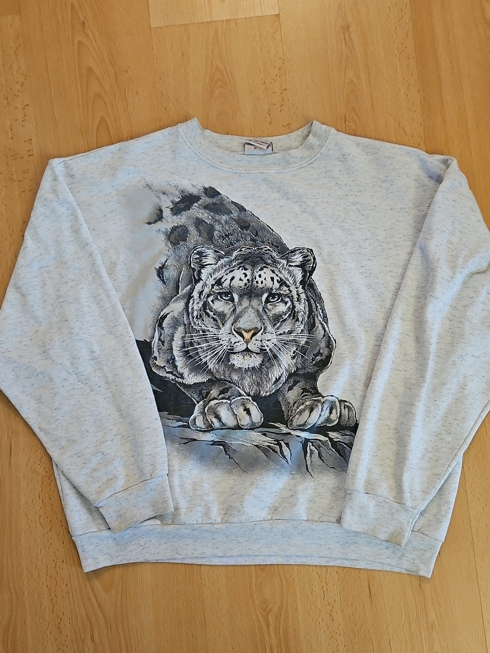 Vintage Unisex Light Gray Graphic Sweatshirt with Snow Leopard Print